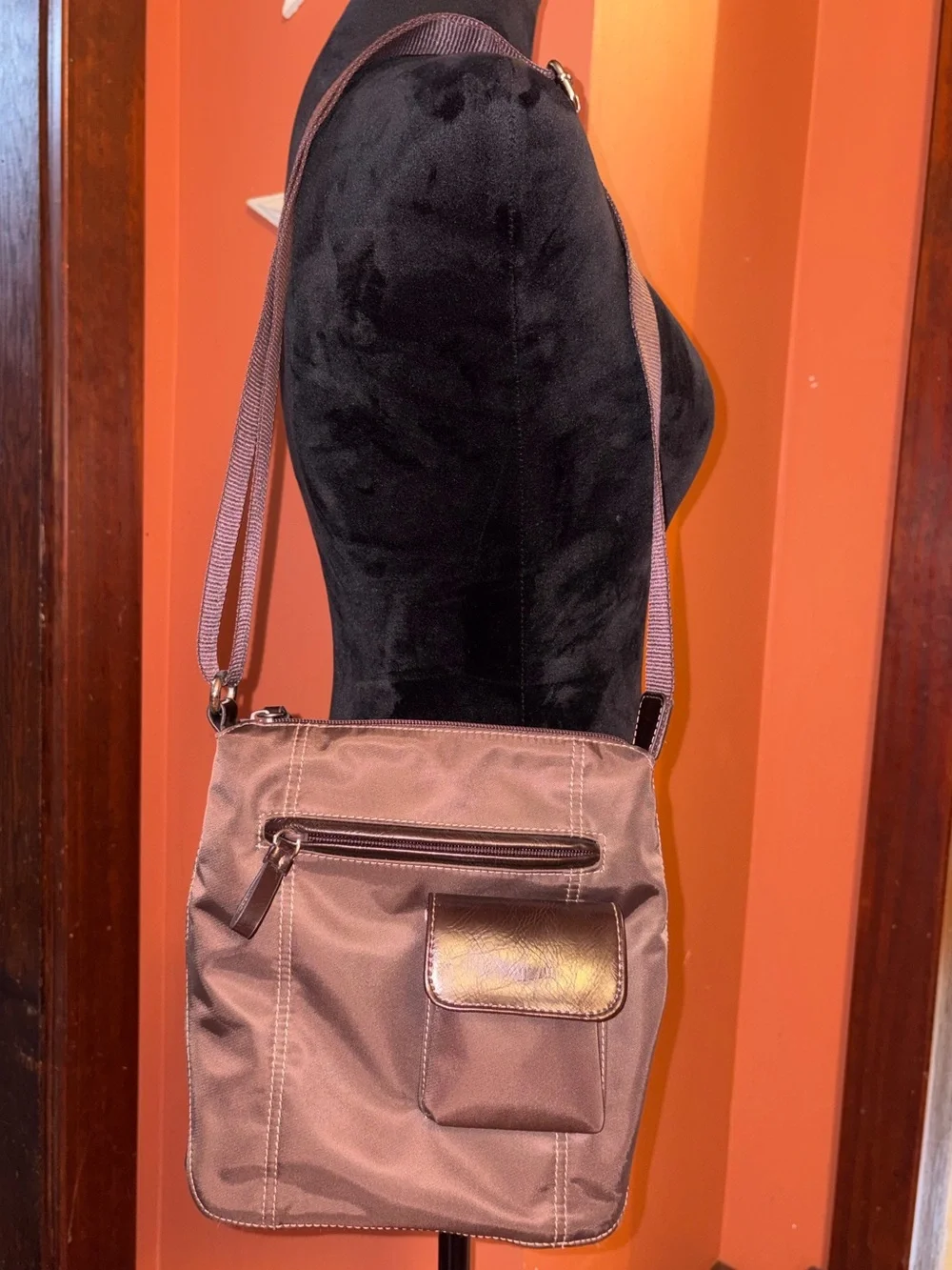 Nine & CO Nylon Messenger Bag